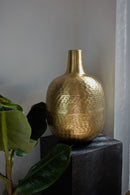Grote gouden vaas rond met hals