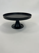 Serveerplateau op voet in de kleur zwart. Diameter van 50 cm.