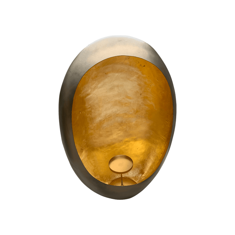 Gouden kandelaar in de vorm van een ei. Voorzien van houder voor kaars. Maat: M